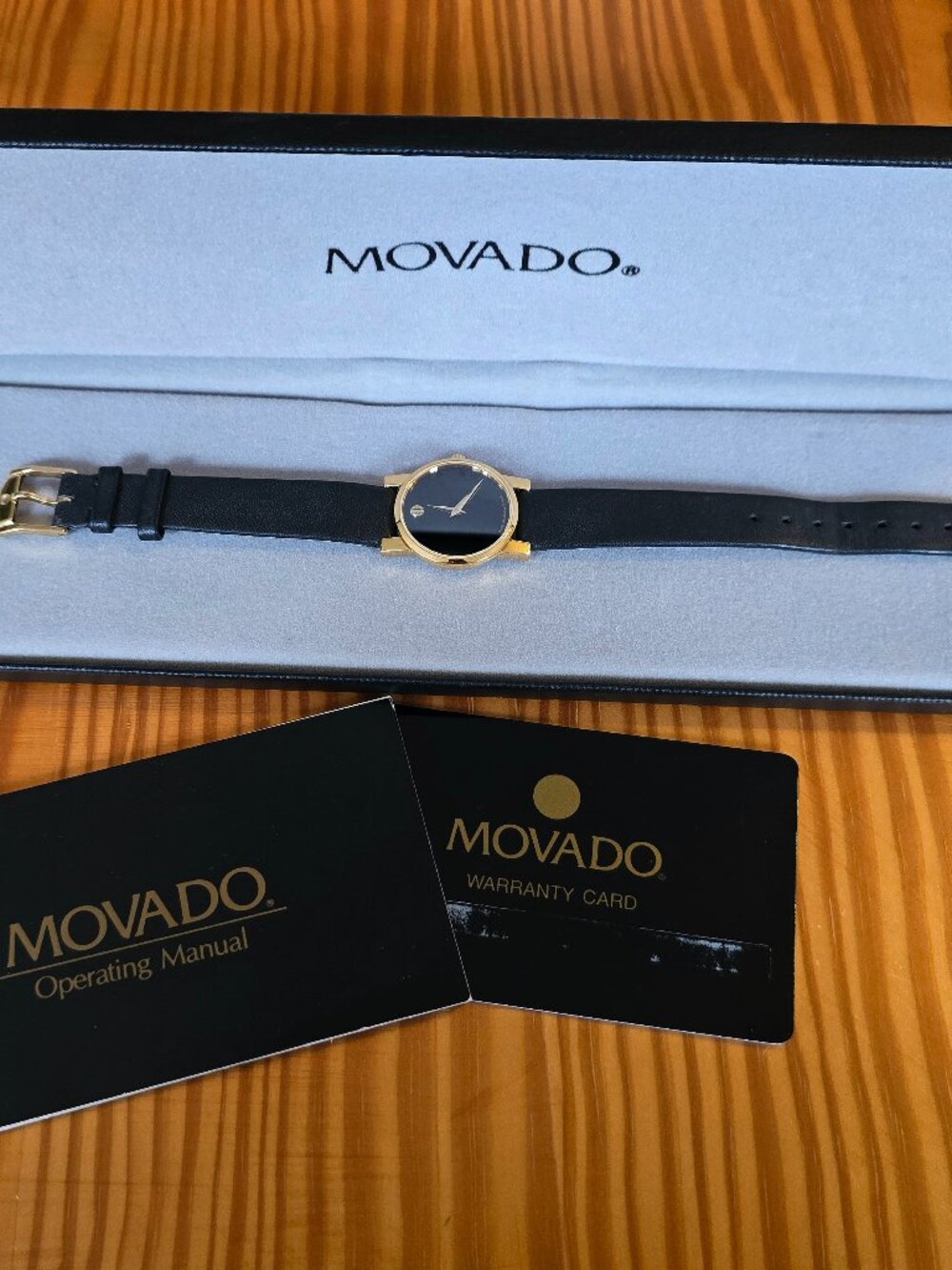 Vintage Movado Women, Sapphire, Gold-Plate, 25 mm, Swiss, ETA 901.001, 87.A1.845